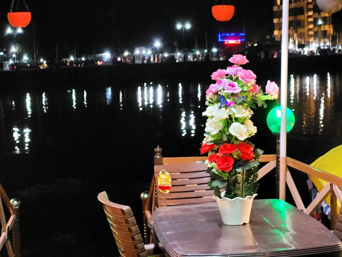 Tashkand Houseboat Срінагар Екстер'єр фото