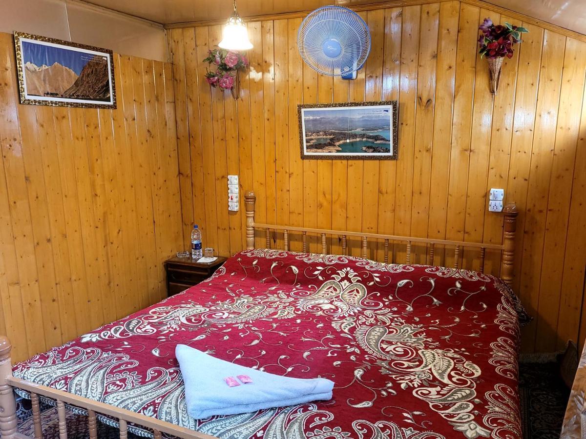 Tashkand Houseboat Срінагар Екстер'єр фото