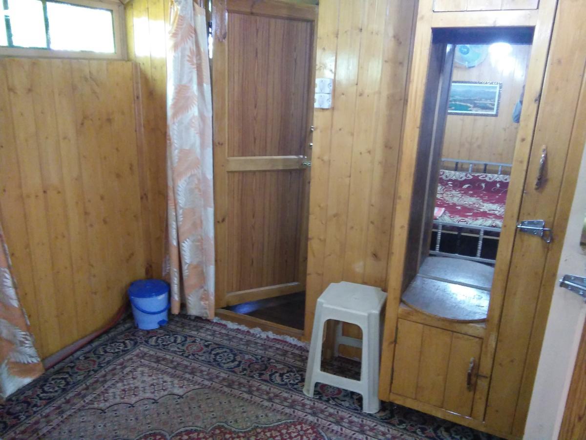 Tashkand Houseboat Срінагар Екстер'єр фото