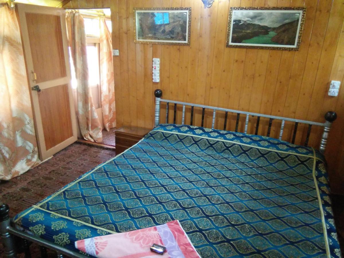 Tashkand Houseboat Срінагар Екстер'єр фото